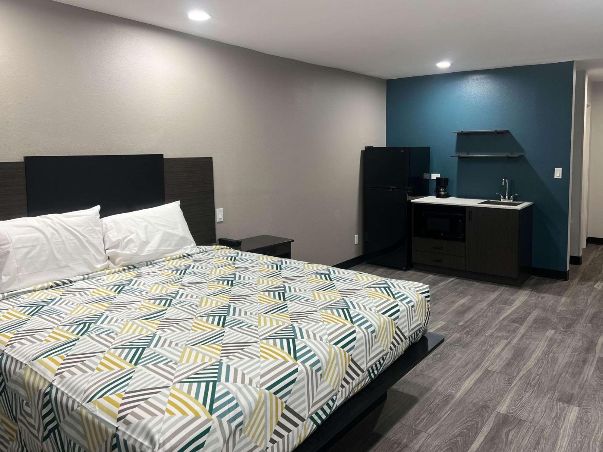 Studio 6 City, Ok South 3*